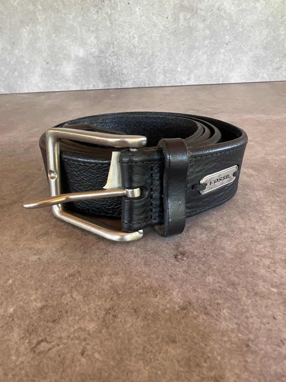 FOSSIL Classic Mens genuine smooth leather belt size 42 black casual business